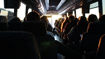 Boka plats på bussen från Harlösa